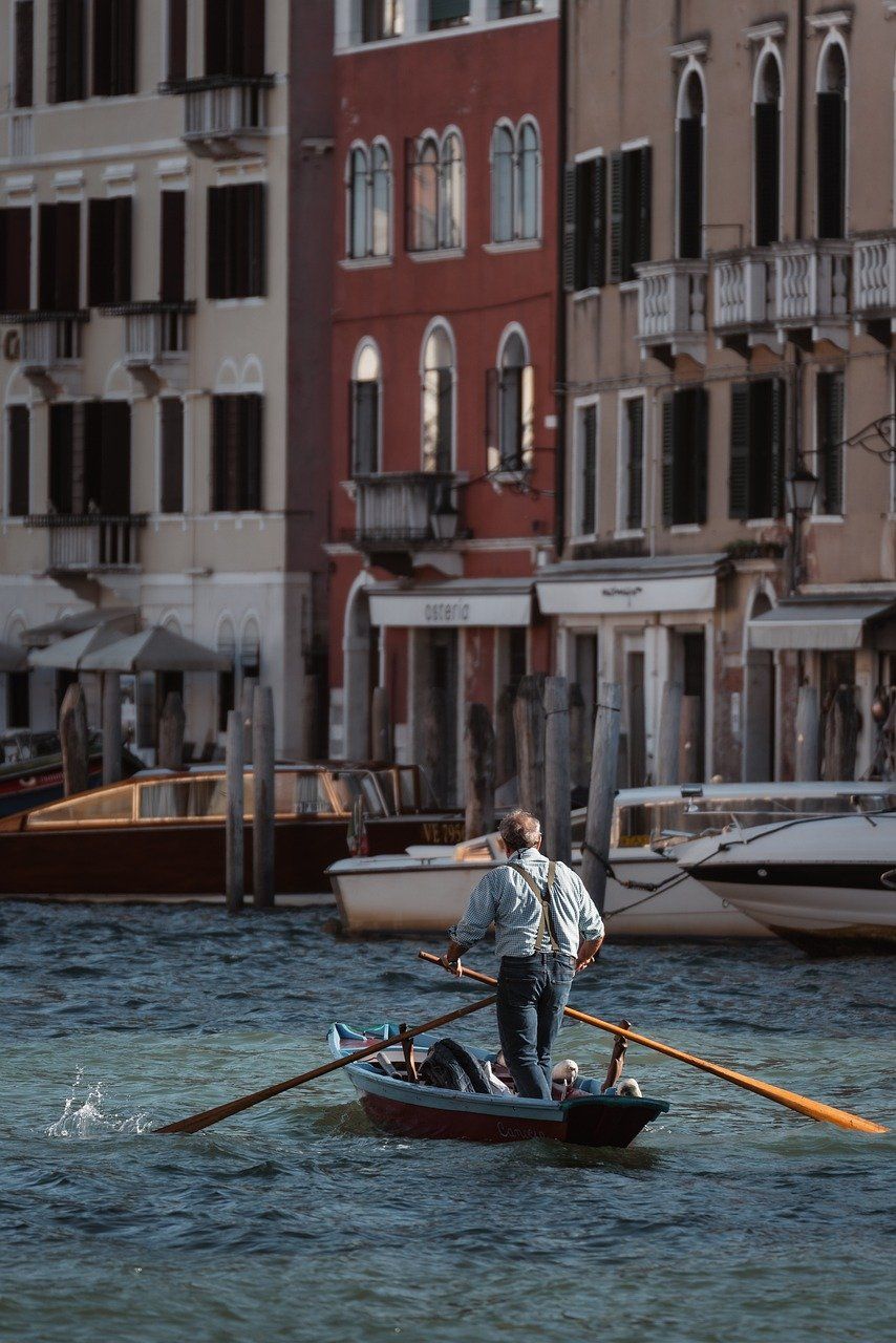 découvrez un itinéraire de voyage en italie pour explorer les sites incontournables, profiter de la culture, de la gastronomie et du patrimoine unique du pays.