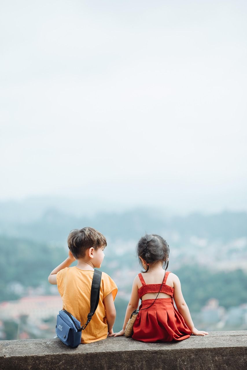découvrez nos conseils pratiques et astuces pour voyager sereinement avec des enfants. préparez vos voyages en famille, assurez le confort et la sécurité de vos petits, et profitez de moments inoubliables ensemble.