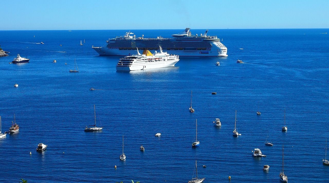 découvrez l'aventure ultime avec une croisière en méditerranée : paysages à couper le souffle, escales culturelles et détente assurée sur des eaux cristallines.