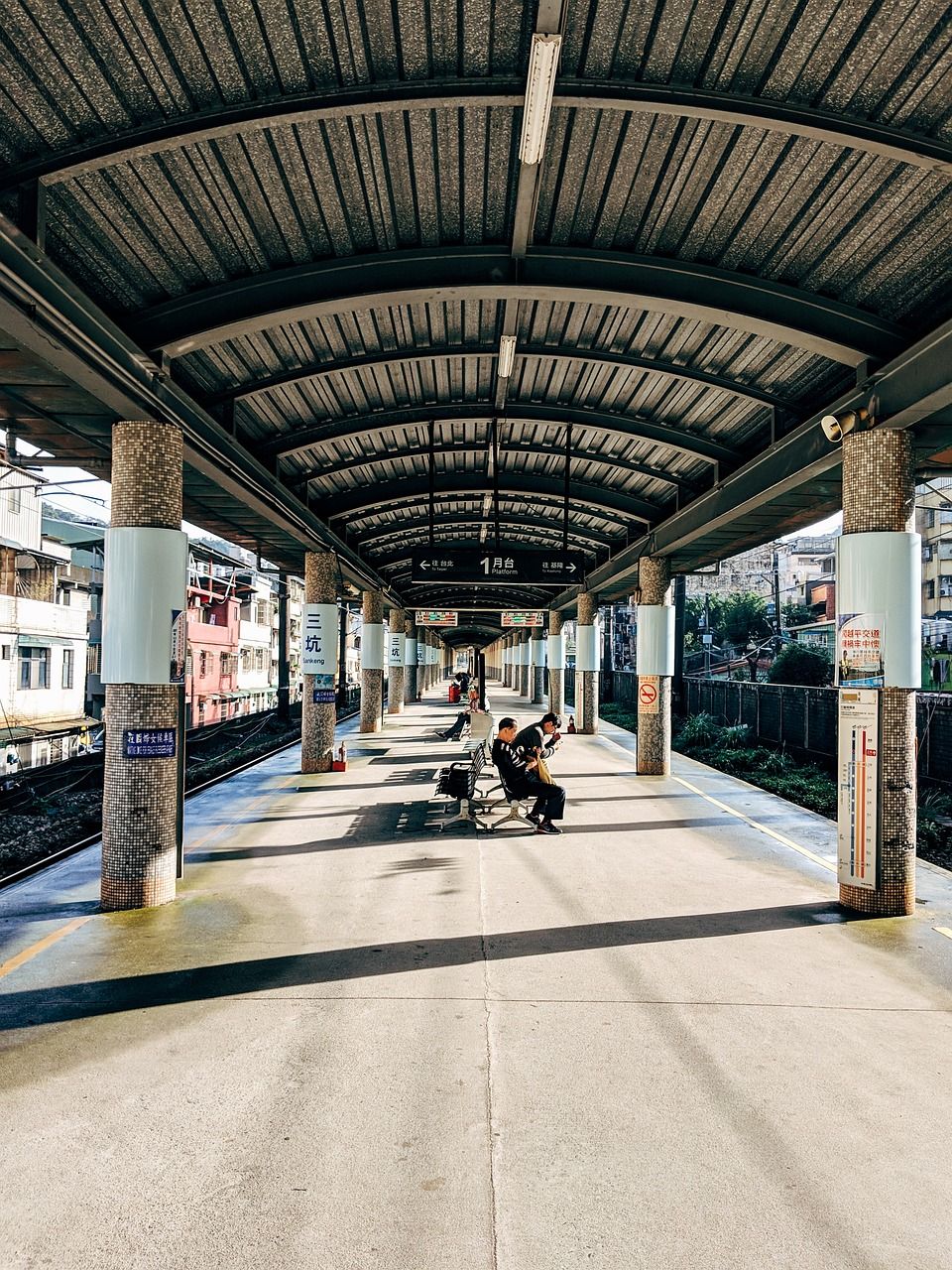 découvrez le interrail pass, le billet idéal pour voyager librement à travers l'europe en train. explorez plusieurs pays avec un seul pass et profitez d'une expérience de voyage flexible et économique.